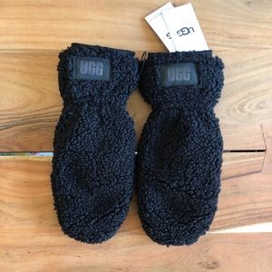 UGG Sherpa Mitten W Logo